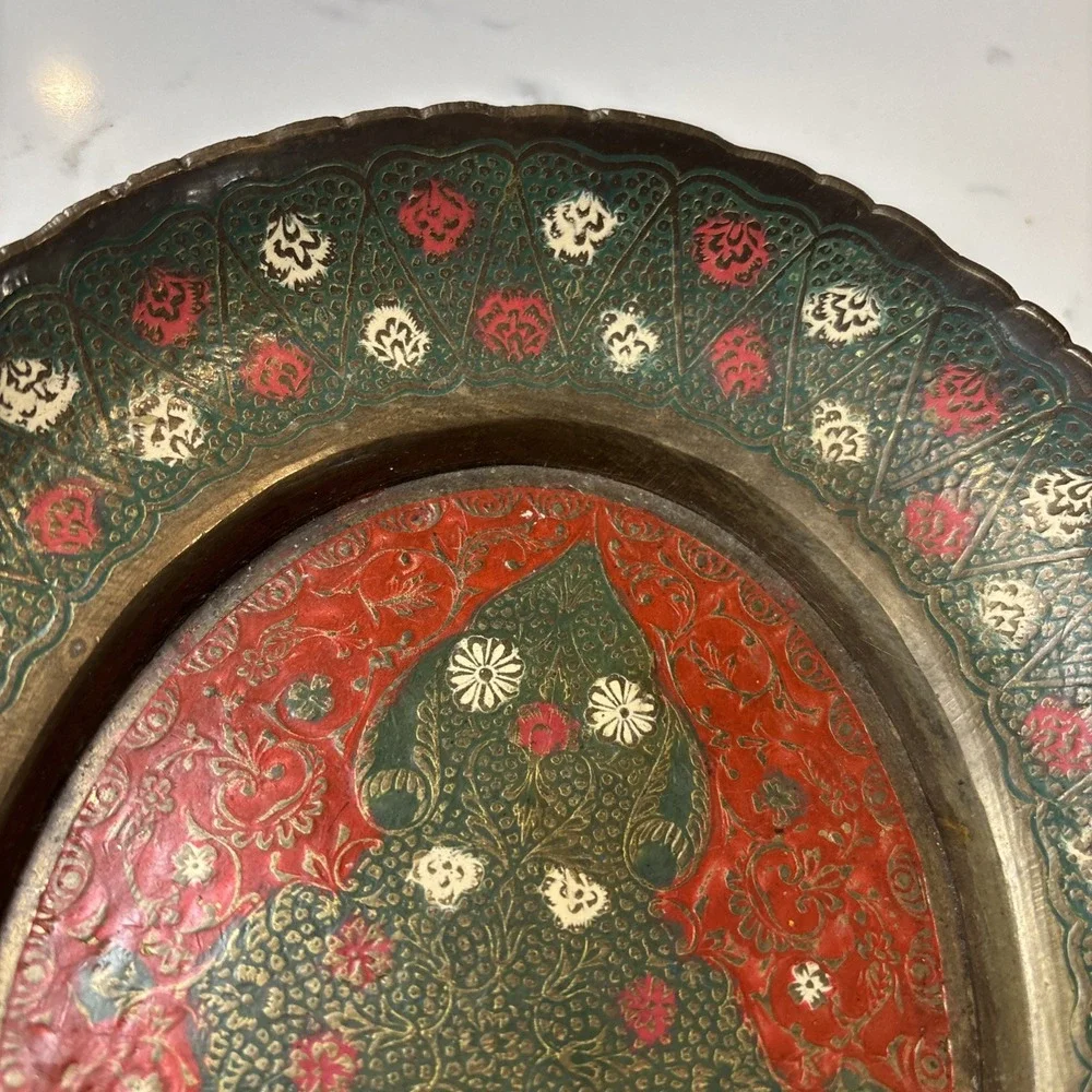 VTG Etched Brass & Enamel Colors of Red, Green & White Made In India ‎ 